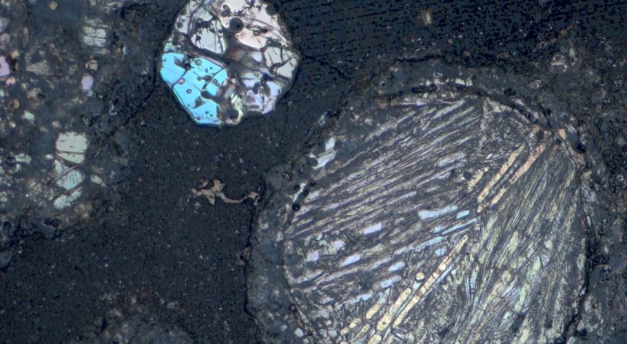 Reflected light image of a thin section of carbonaceous chondrite CV3 from NASA's Antarctic collection, analyzed in the study. Several chondrules with bright olivine crystals embedded in a carbonaceous matrix can be seen. Credits: J.M.Trigo-Rodríguez/ICE-CSIC.