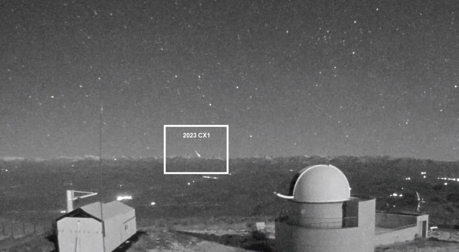The superbolide produced by the disintegration of asteroid 2023 CX1, captured by the Montsec Observatory, located in Sant Esteve de la Sarga, Lleida. Credits: OdM/IEEC Team.