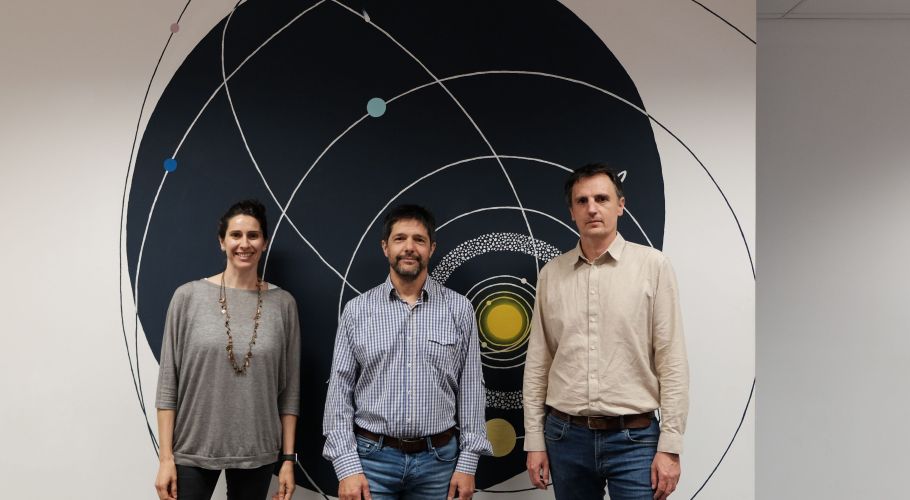 The new ICE-CSIC Managing Team (from left to right): Mar Mezcua (scientific deputy director), Aldo Serenelli (director) and Serni Ribó (technical deputy director). Créditos: ICE-CSIC.