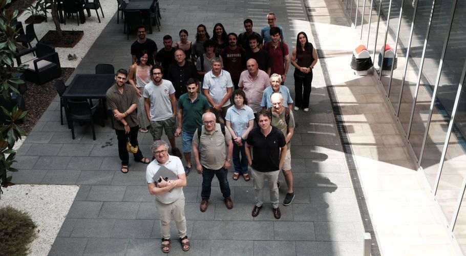 Group picture of the 6th Barcelona Initiative for Gravitation (BIG) meeting. Credits: ICE-CSIC. 