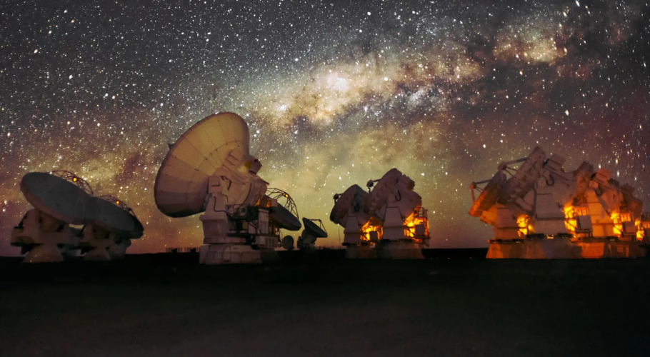 ALMA Antennas under the Milkyway. Credits: Sergio Otárola - ALMA (ESO/NAOJ/NRAO) 
