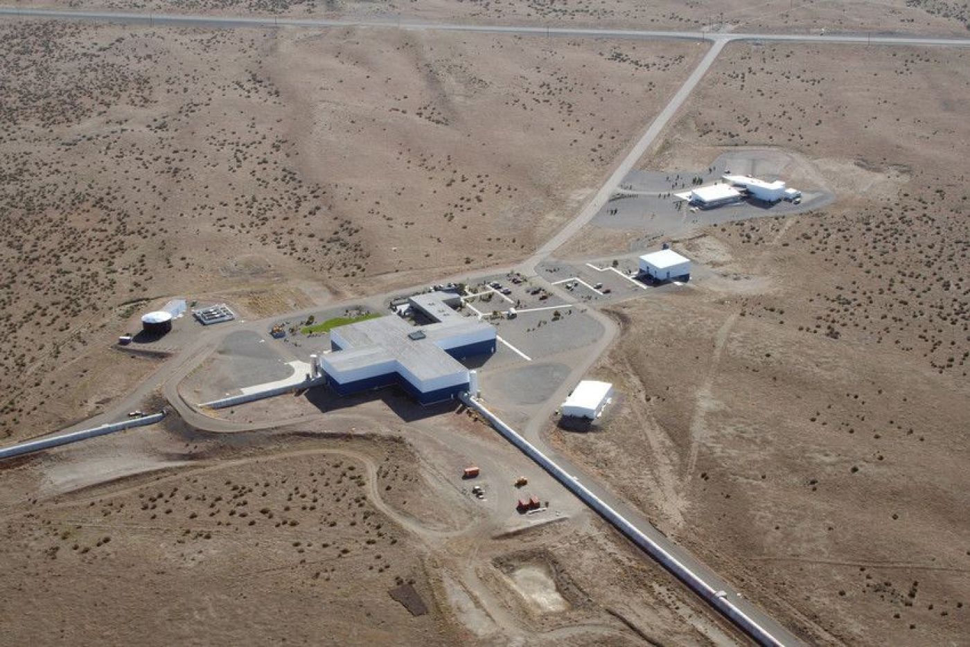  LIGO Laboratory operates two detector sites 3000 km (1800 miles) apart: one near Hanford in eastern Washington, and another near Livingston, Louisiana. This photo shows the Hanford detector. Credits: Caltech/MIT/LIGO Lab 